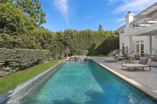11709 Wetherby Lane, Los Angeles, CA 90077