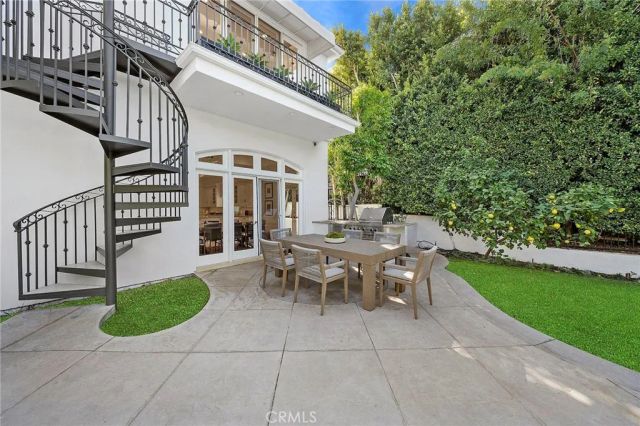 11709 Wetherby Lane, Los Angeles, CA 90077