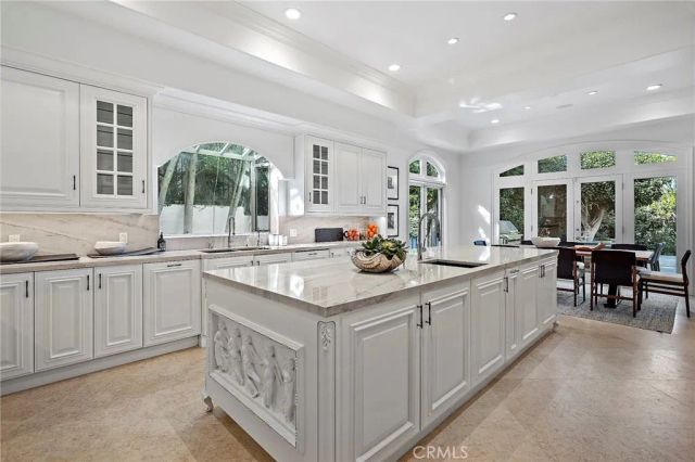 11709 Wetherby Lane, Los Angeles, CA 90077