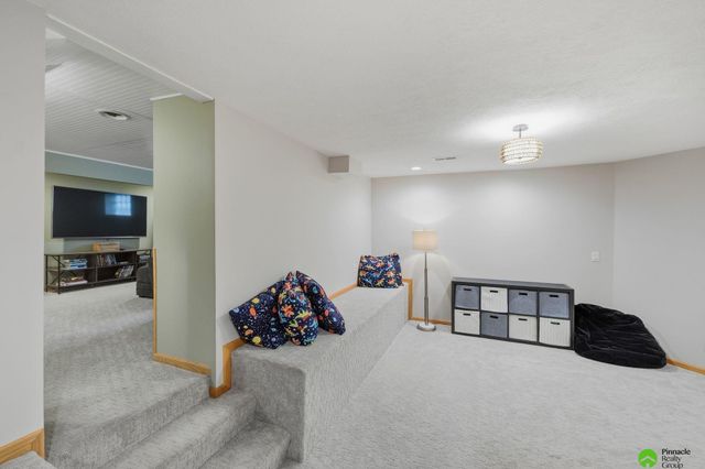 17879 S 68th Street, Hickman, NE 68372