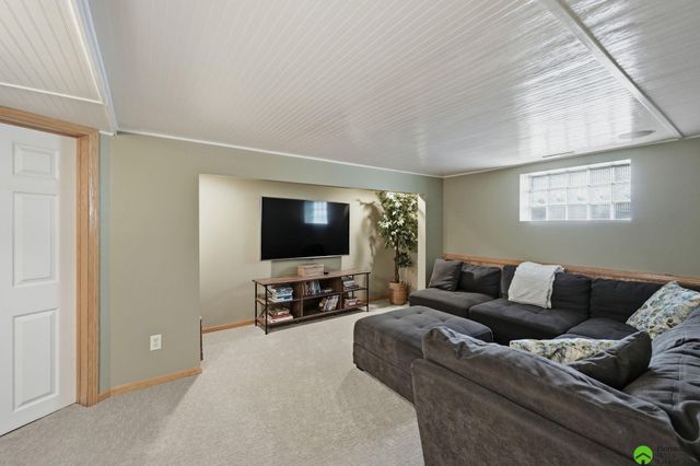 17879 S 68th Street, Hickman, NE 68372