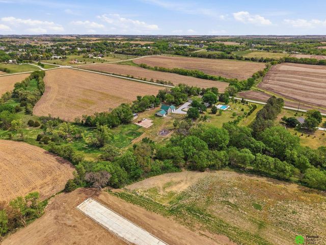 17879 S 68th Street, Hickman, NE 68372