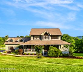 3938 Settlers Tr, Kodak, TN 37764