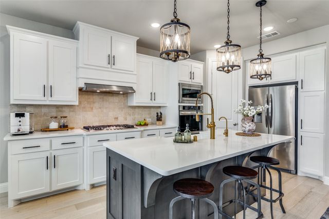 13613 Marys Ridge Road, Fort Worth, TX 76008