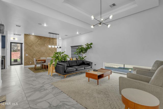 6155 WHISTLING SWAN Place, El Paso, TX 79932