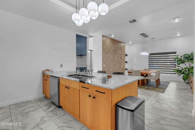 6155 WHISTLING SWAN Place, El Paso, TX 79932