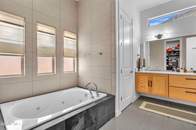 6155 WHISTLING SWAN Place, El Paso, TX 79932