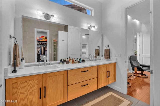 6155 WHISTLING SWAN Place, El Paso, TX 79932