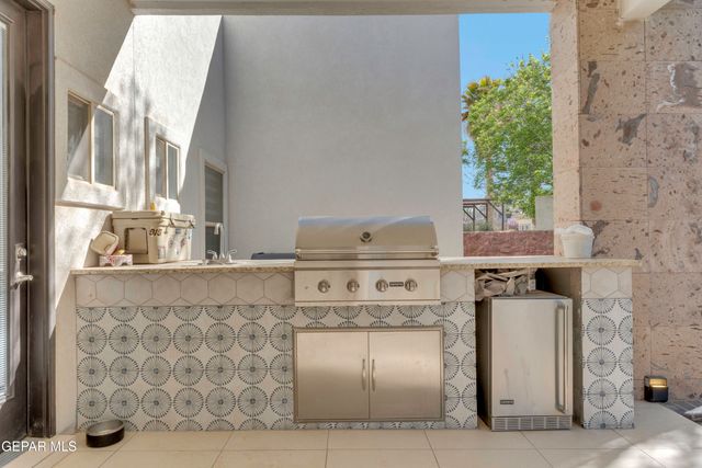 6155 WHISTLING SWAN Place, El Paso, TX 79932