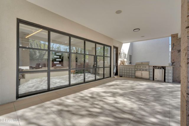 6155 WHISTLING SWAN Place, El Paso, TX 79932