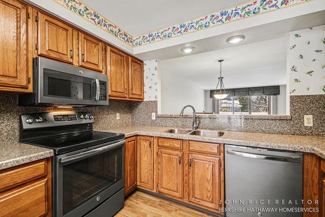 4077 Grandview Terrace SW, Grandville, MI 49418