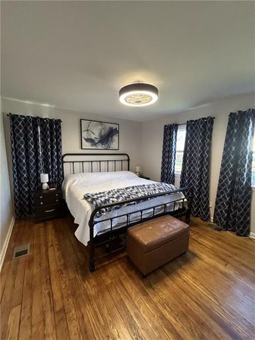 4880 Oakland Avenue, Kansas City, KS 66102