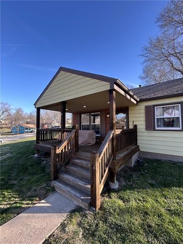 4880 Oakland Avenue, Kansas City, KS 66102