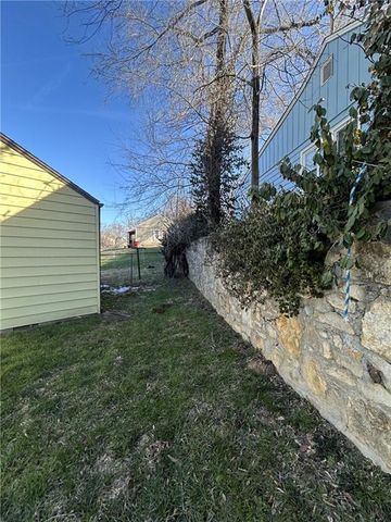 4880 Oakland Avenue, Kansas City, KS 66102