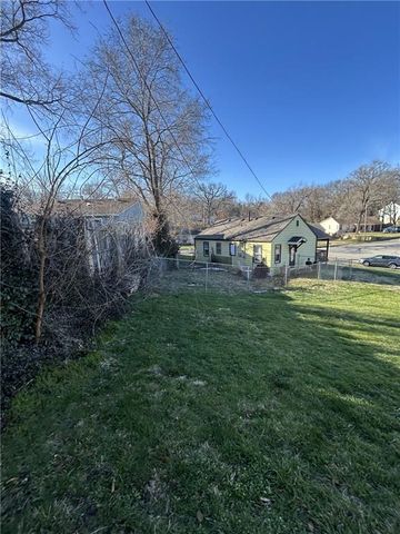 4880 Oakland Avenue, Kansas City, KS 66102