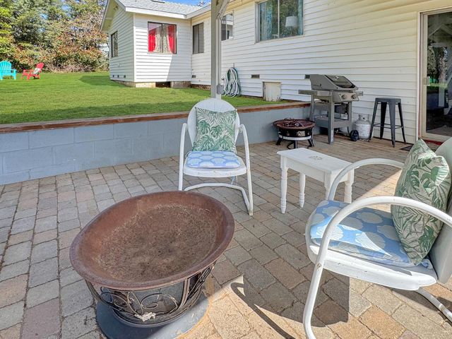 10090 West Dr, Grass Valley, CA 95945