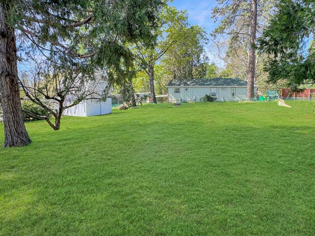 10090 West Dr, Grass Valley, CA 95945