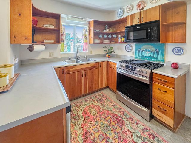 10090 West Dr, Grass Valley, CA 95945