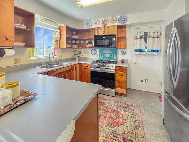 10090 West Dr, Grass Valley, CA 95945