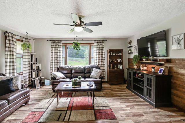 2016 Hinman Settler Road, Derby, VT 05855