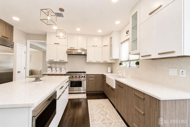 29 Bard Drive, Monroe, NJ 08831
