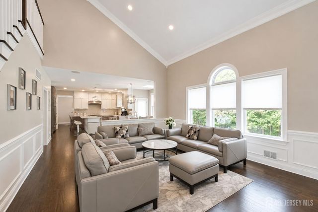 29 Bard Drive, Monroe, NJ 08831