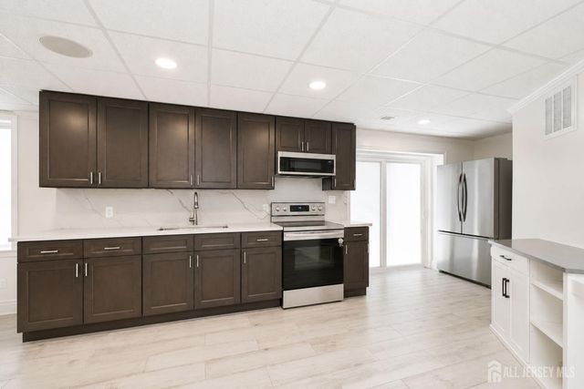 29 Bard Drive, Monroe, NJ 08831
