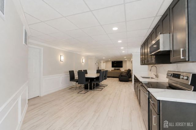 29 Bard Drive, Monroe, NJ 08831