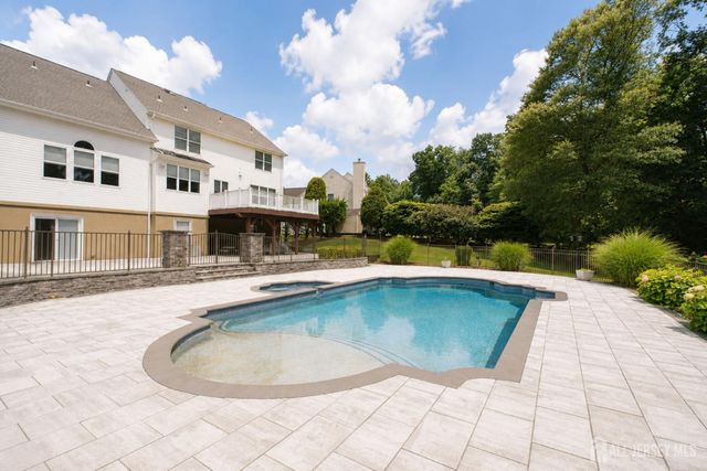 29 Bard Drive, Monroe, NJ 08831