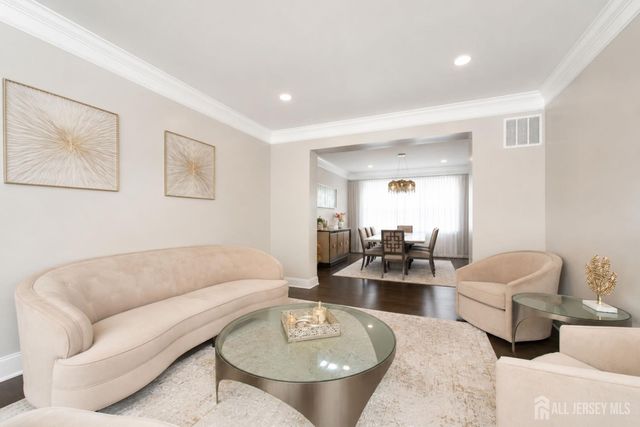 29 Bard Drive, Monroe, NJ 08831