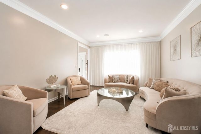 29 Bard Drive, Monroe, NJ 08831
