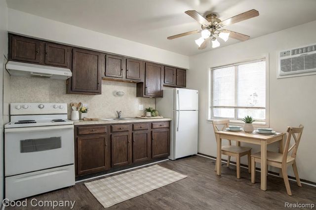 1834 Mill Street, Lincoln Park, MI 48146