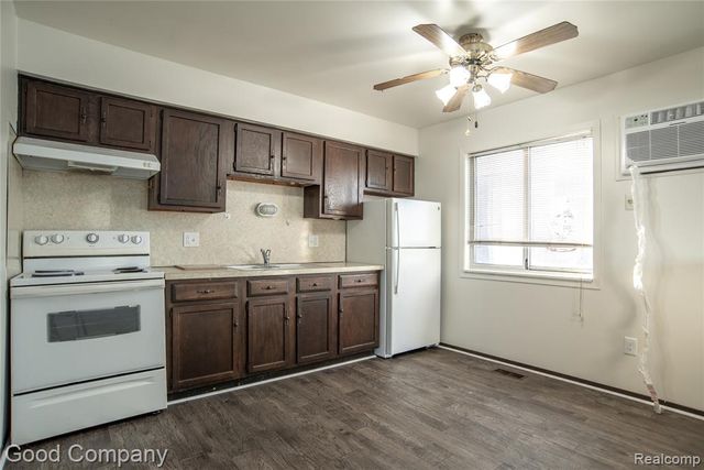 1834 Mill Street, Lincoln Park, MI 48146