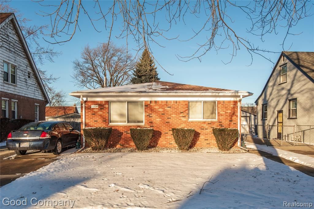 1834 Mill Street, Lincoln Park, MI 48146