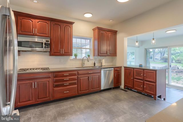 711 BROOKSIDE LN, Lebanon, PA 17042