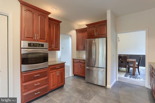 711 BROOKSIDE LN, Lebanon, PA 17042