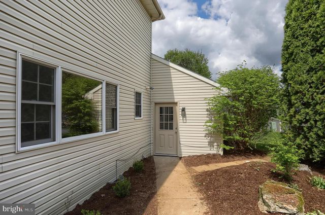 711 BROOKSIDE LN, Lebanon, PA 17042