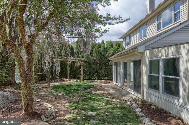 711 BROOKSIDE LN, Lebanon, PA 17042