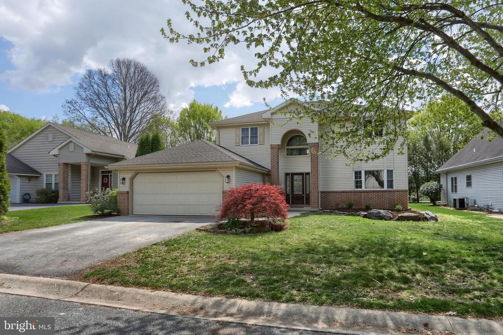 711 BROOKSIDE LN, Lebanon, PA 17042