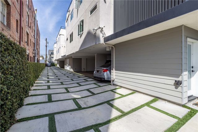 1035 N Serrano, Los Angeles, CA 90029