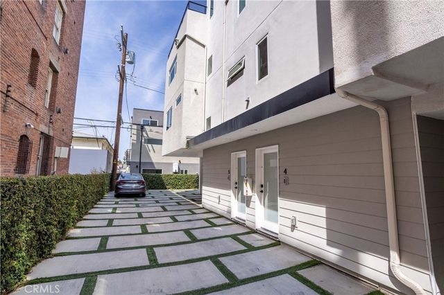 1035 N Serrano, Los Angeles, CA 90029
