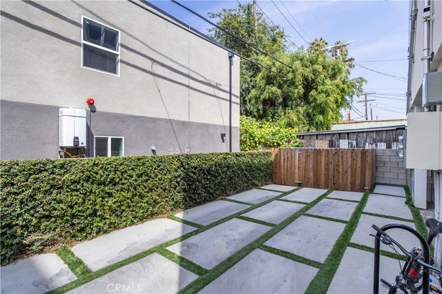 1035 N Serrano, Los Angeles, CA 90029