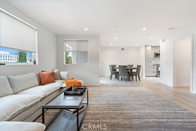 1035 N Serrano, Los Angeles, CA 90029