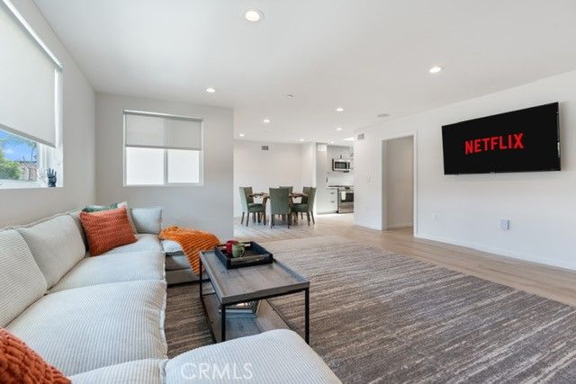 1035 N Serrano, Los Angeles, CA 90029