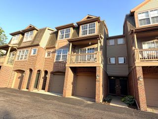 2820 Barclay Way, Ann Arbor, MI 48105