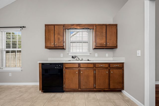 240 Meigs Dr, Murfreesboro, TN 37128