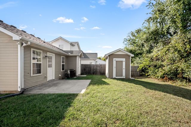 240 Meigs Dr, Murfreesboro, TN 37128