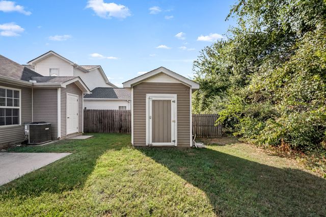 240 Meigs Dr, Murfreesboro, TN 37128