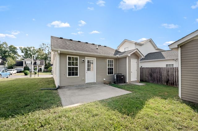 240 Meigs Dr, Murfreesboro, TN 37128