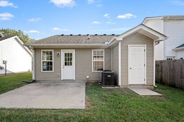 240 Meigs Dr, Murfreesboro, TN 37128